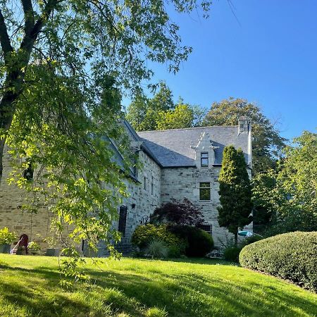 Manoir Medieval Du XV Ieme Siecle Minihy-Tréguier Exteriör bild