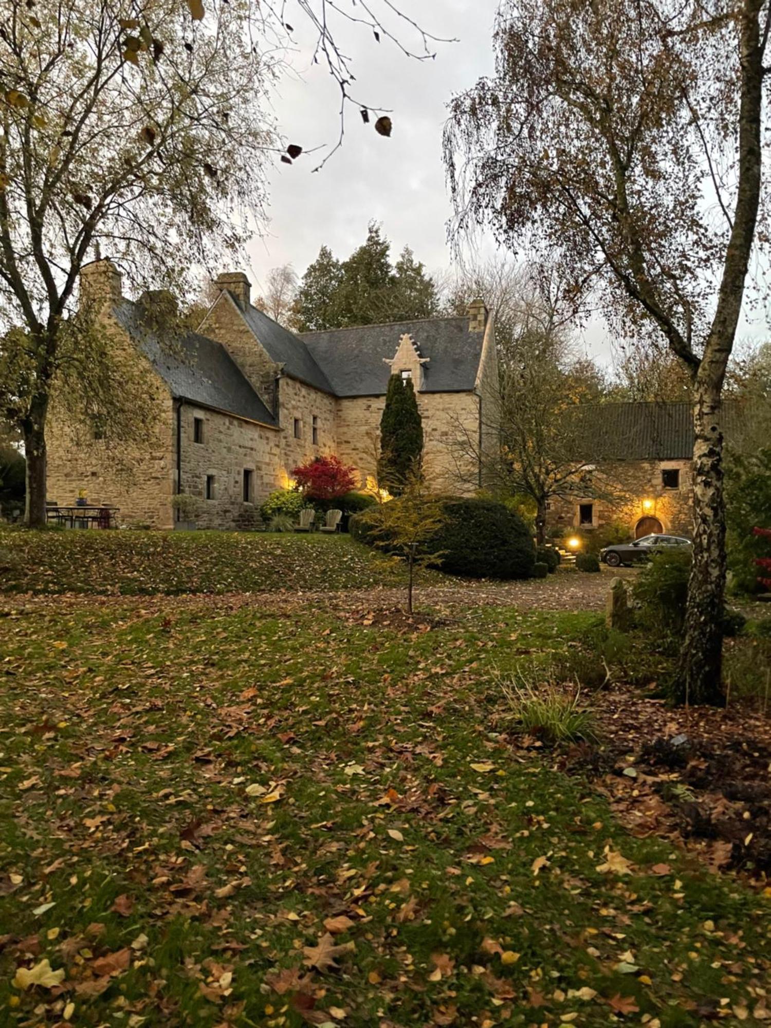 Manoir Medieval Du XV Ieme Siecle Minihy-Tréguier Exteriör bild